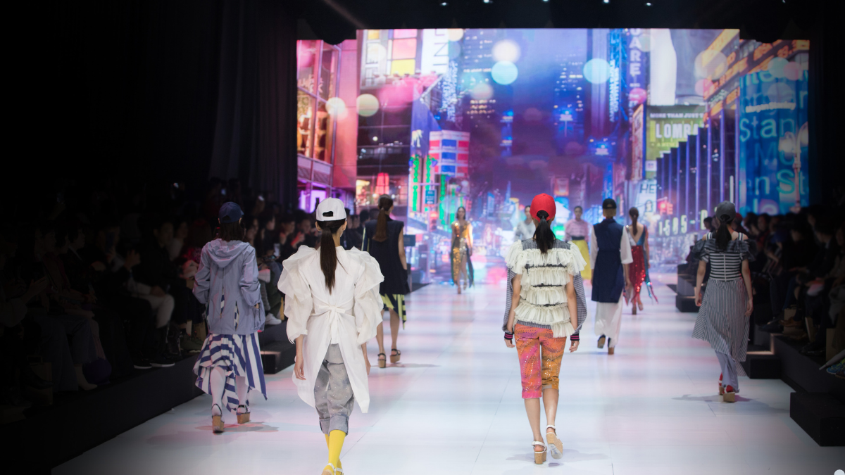 Dubai Fashion: Where Global Trends Meet Regional Identity